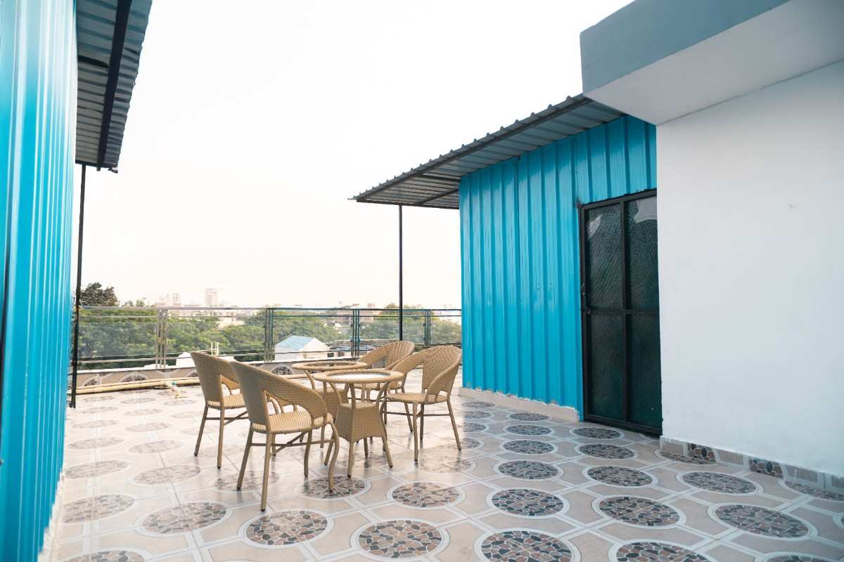 Co-living in Gurgaon with a stylish terrace seating area